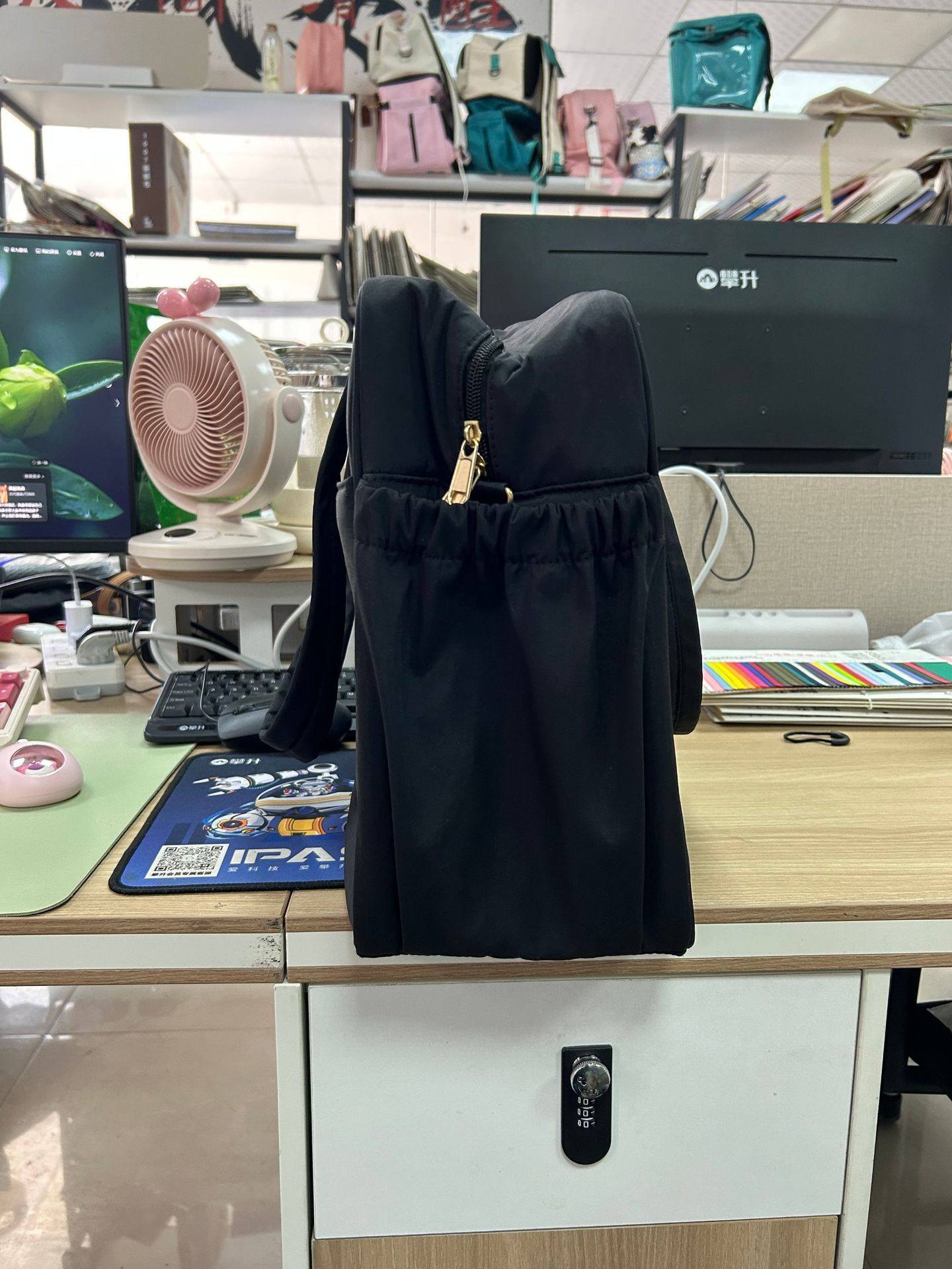 Inspired by Lul<<u Bags No. 141917, 2 Colors, Size 40*29*8, Tax Included