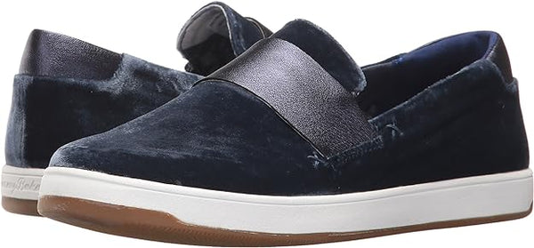 NEW Tommy Bahama Womens Cove Floral (Relaxology) Fashion Sneakers, Sz 7