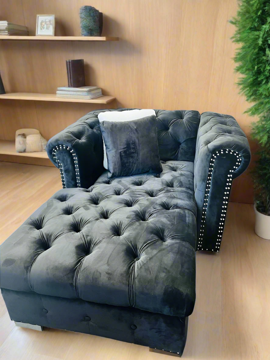 New Beautiful Oversized Tufted Black Chaise Chair with 2 Throw Pillows