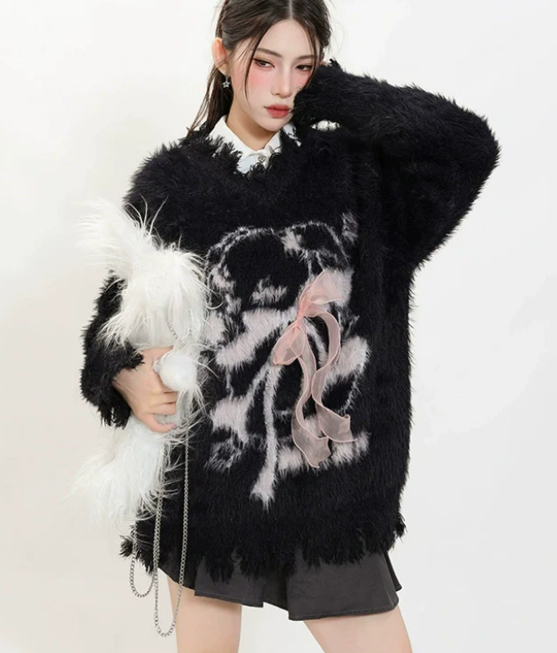 NEW Women's Ultra Soft & Fluffy Sweater, Dog design with Bow! Black Sz L, Retails $108