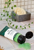 NEW The Body Shop Tea Tree Squeaky-Clean Exfoliating Face Scrub, 3.3 Fl Oz (Vegan)