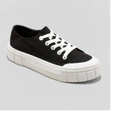 New Mad Love Women's Fran Canvas Sneakers with cute daisy flower insoles, Black! Sz 9! Made with sustainable and eco-friendly recycled materials