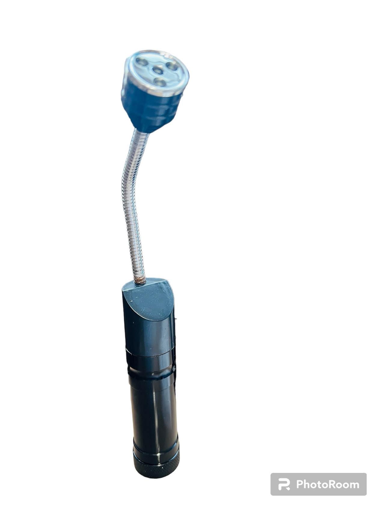 New Bendable Aluminum Magnetic Base 3 LED Flashlight, batteries included!