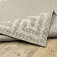 Brand new Sieber Geometric Gray/Ivory Indoor/Outdoor Area Rug, Stain Resistant! Made in Egypt! 5Ft 3 Inch X 7 Ft 3 Inch! Retails $270+