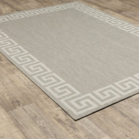 Brand new Sieber Geometric Gray/Ivory Indoor/Outdoor Area Rug, Stain Resistant! Made in Egypt! 5Ft 3 Inch X 7 Ft 3 Inch! Retails $270+