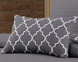 New in package! Wayfair Beautiful Over Stuffed & Over Sized Avondale Manor 5-Piece Griffin Reversible Quilt Set, KING, Grey