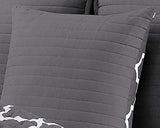 New in package! Wayfair Beautiful Over Stuffed & Over Sized Avondale Manor 5-Piece Griffin Reversible Quilt Set, KING, Grey