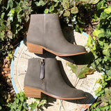 New HARPER CANYON GIRLS BROWN/GREY BOOTS SZ 11 MEDIUM!