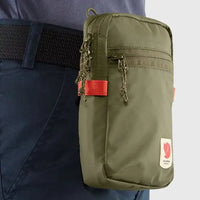 New Nordstrom FJALLRAVEN Outdoor High Coast Pocket that secures toy our belt! This is supposed to also have large strap to wear over neck or crossbody but it's missing, still great to wear with belt!