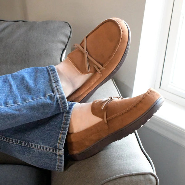 New with tags! Isotoner Men's Microsuede Nigel Moccasin Slippers with cooling gel  in Cognac! Sz XXL 13-14! Retails $54+