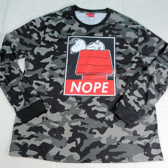 New with tags! Mens Peanuts Snoopy Camo "Nope" Shirt X-Large
