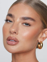 New Sephora Refy LIP GLOSS in clear! High-shine, non-stick, long lasting finish. The clear, lightweight formula nourishes and smoothes, no need to reapply throughout the day! Retails $20+