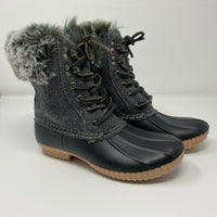 Brand new Report Ursela Black & Grey Lace Up Ultra Soft Faux Fur Duck Boots Women's Size 7! Retails $93+