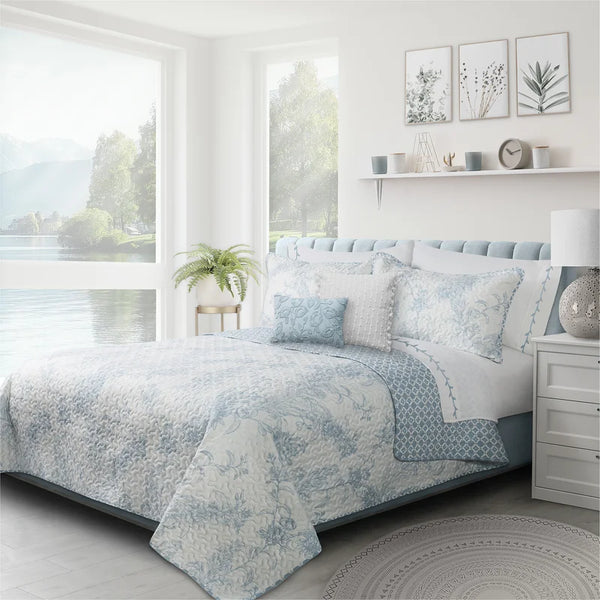New Wayfair Schuyler Microfiber Reversible Quilt Set in King! Blue! Great for year round use!