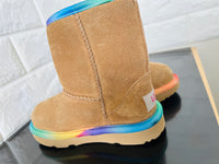 Item shows Light Use! View all photos! UGG Little Kid's Toddler Classic Short Rainbow Boots in Chestnut, Sz 9! Retails $160+