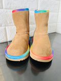 Item shows Light Use! View all photos! UGG Little Kid's Toddler Classic Short Rainbow Boots in Chestnut, Sz 9! Retails $160+