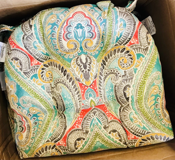 New Wayfair Pretty Witty Reef Reversible Indoor/Outdoor Dining Chair Cushion (Set of 2), Retails $70+